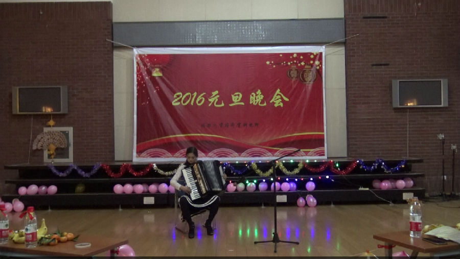 潘静
